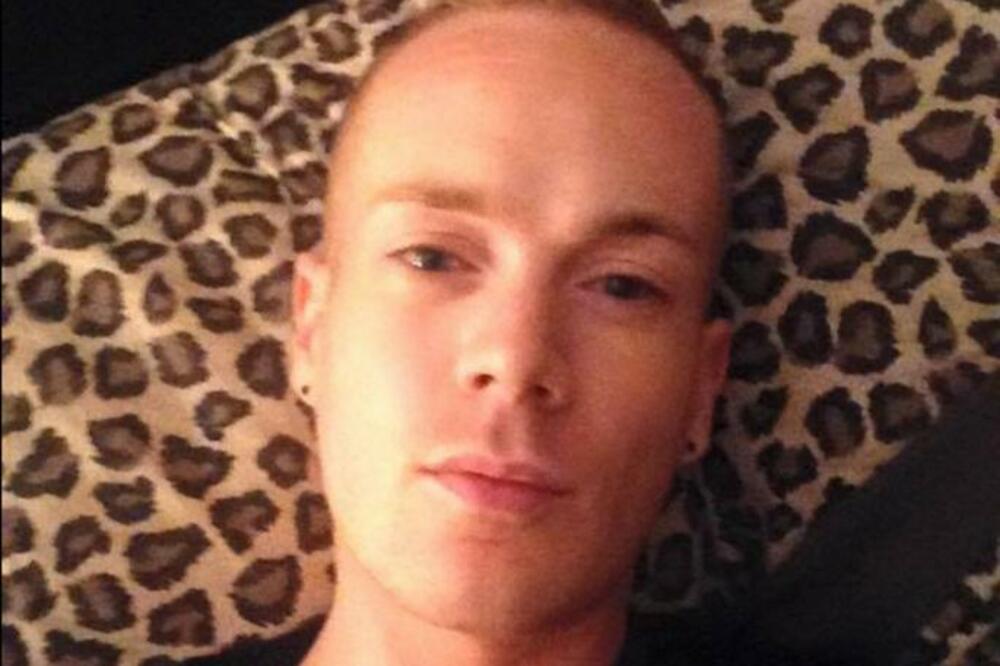 NA PRVOM DEJTU PRIZNAO JE DA IMA SIDU! Odgovor koji je dobio, zakucao ga je za stolicu (FOTO)