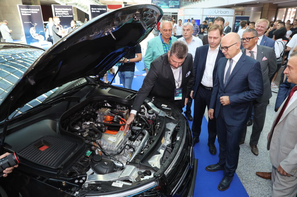 NA NOVOSADSKOM SAJMU OTVORENA MANIFESTACIJA POSVEĆENA ELEKTROMOBILNOSTI: Tu je i TESTING zona, ULAZ je BESPLATAN!