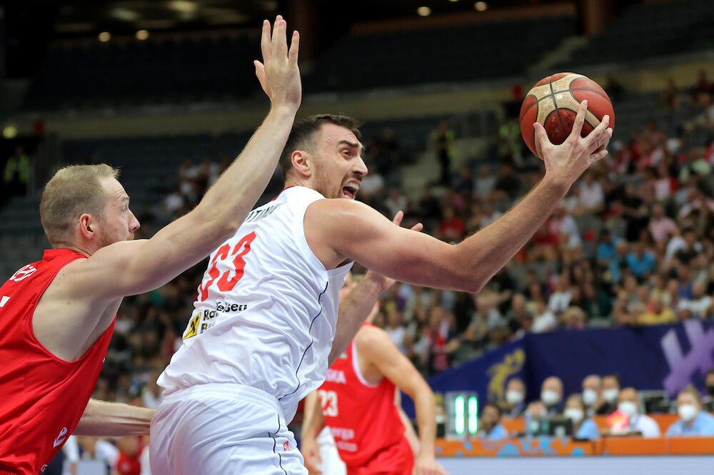 DAJTE ITALIJANE DA SE IGRAMO! Moćna Srbija razbila Poljake na putu do osmine finala, Milutinov zablistao! (VIDEO)