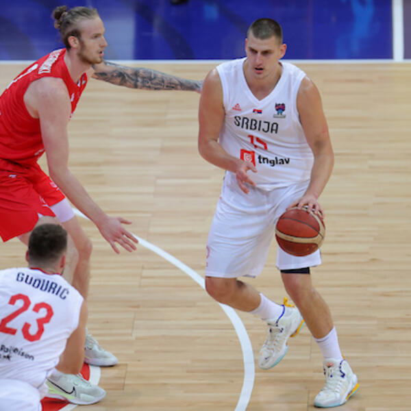 JOKIĆ DOŽIVEO PRIJATNO IZNENAĐENJE U PRAGU! Putovaću po celom svetu samo da bih podržao Nikolu! (FOTO)