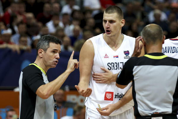 FIBA IZDALA SAOPŠTENJE PRED POČETAK OSMINE FINALA: Tiče se sudija, tu je i jedan Srbin!