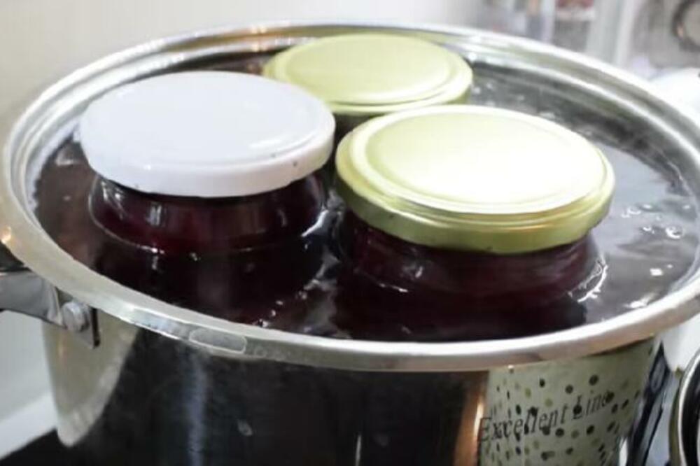 PROVEREN RECEPT ZA CVEKLU IZ TEGLE: Ovako NAŠE BAKE prave SRPSKU ZIMNICU