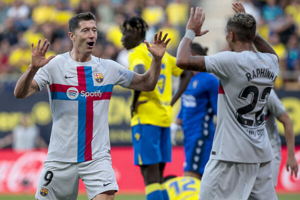 BARSELONA JE POČELA DA IGRA FUDBAL: Novi bodovi za Ćavijev tim, posle 5 komada u LŠ, sada su 4 spakovali Kadizu!