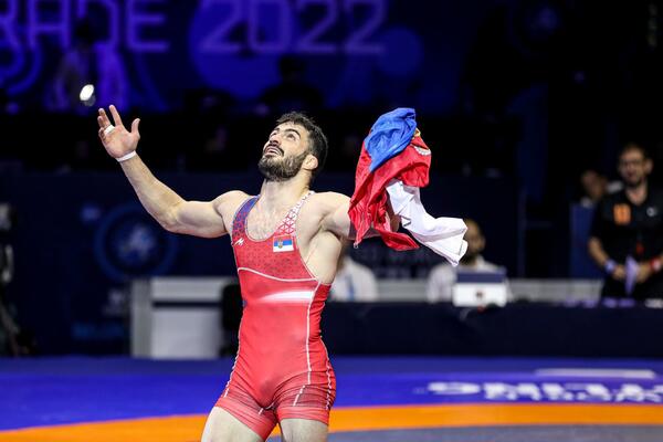 SRBIJA IMA SVETSKOG ŠAMPIONA! Najsjajnije odličje za Alija Arslana! (FOTO)