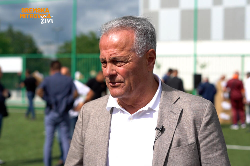 URUČENA DONACIJA U SREMSKOJ MITROVICI: Predstavnici FSS POMAŽU razvoju nekih BUDUĆIH FUDBALSKIH VELIKANA