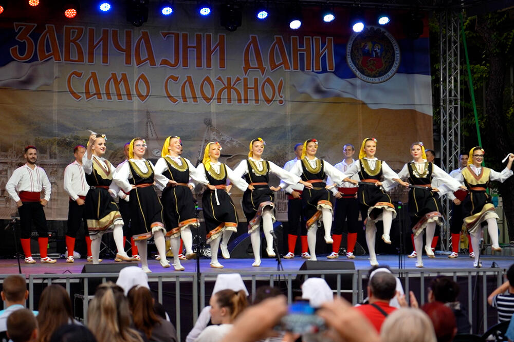 SUBOTICA ČUVA DUH SRPSKOG NARODA OD ZABORAVA: Manifestacija "Zavičajni dani" okupila brojne učesnike iz regiona!