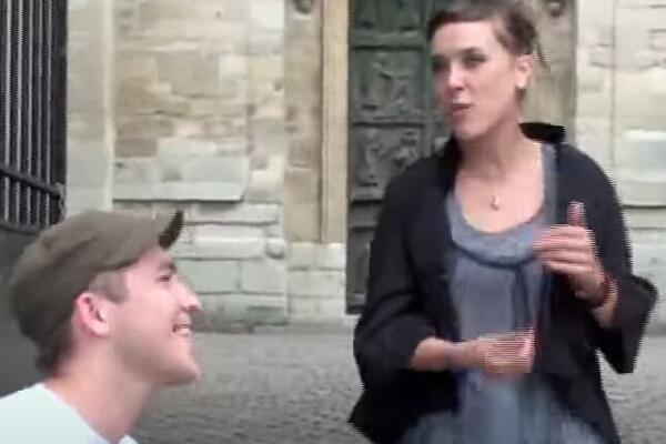 OMILJENA PEVAČICA VRAĆENA SA GRANICE: Nastao je TOTALNI HAOS!