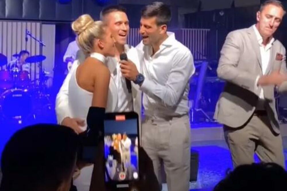 NOVAK ĐOKOVIĆ ZAPEVAO KOD BRATA NA SVADBI: Uzeo MIKROFON i opleo! (FOTO)