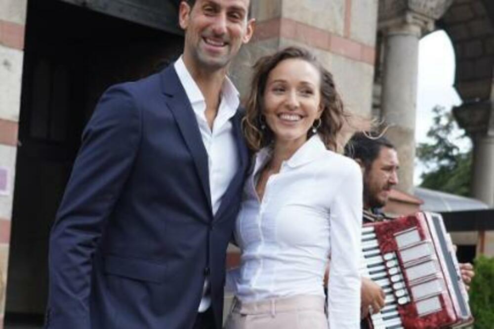 "NE POŠTUJE DEVERA I JETRVU"! Jelena Đoković izazvala BURU na svadbi Novakovog brata! (FOTO)