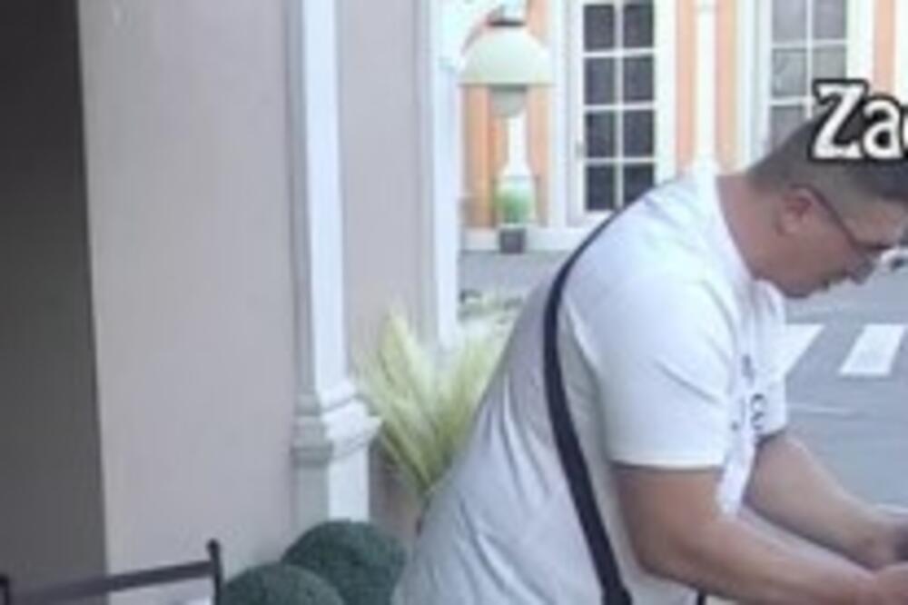 KRISTIJAN GOLUBOVIĆ PRIŠAO ZADRUGARKI UHVATIO JE ZA VRAT I OKRENUO JOJ GLAVU: Upravo se dogodilo na Pinku!