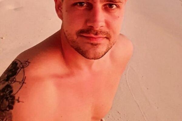 ŠOOOK! OSVANULA SLIKA IZ SPAVAĆE SOBE MILOŠA BIKOVIĆA, SVI GLEDAJU U KREVET!