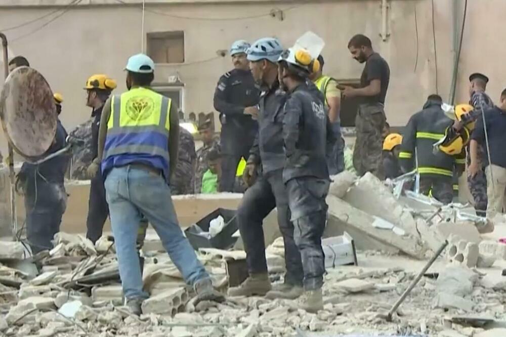 SRUŠILA SE ZGRADA U JORDANU: Najmanje 5 osoba POGINULO, spasioci rade sve što mogu (VIDEO)