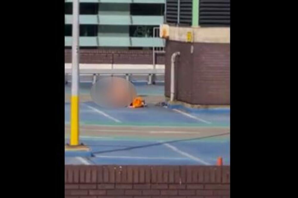 PAR UHVAĆEN NA KROVU ZGRADE, RADNIK SNIMIO PERVERZIJU! Ona leži, on NE STAJE, SVE SE VIDELO! (ŠOK VIDEO)