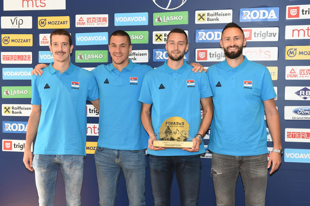 MIRIŠE NA NOVU MEDALJU! Baketaši Srbije u NAJJAČEM sastavu krenuli po 6. svetsko zlato