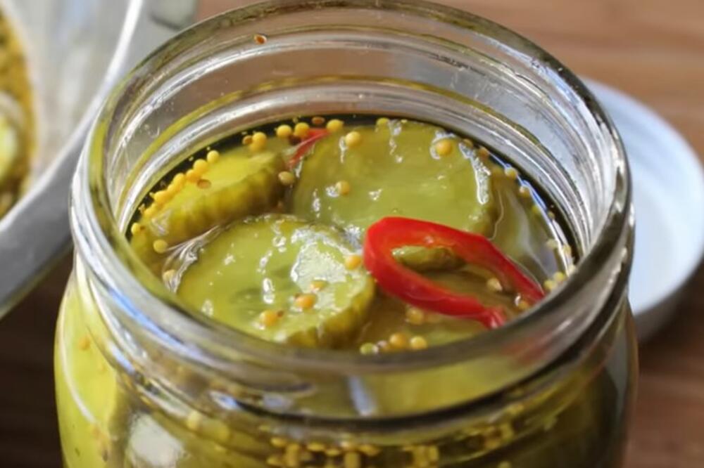 NOVI RECEPT ZA KISELJENJE KRASTAVACA ZALUDEO JE DOMAĆICE U SRBIJI: Dodajte ovo u NJIH i nećete se POKAJATI (RECEPT)