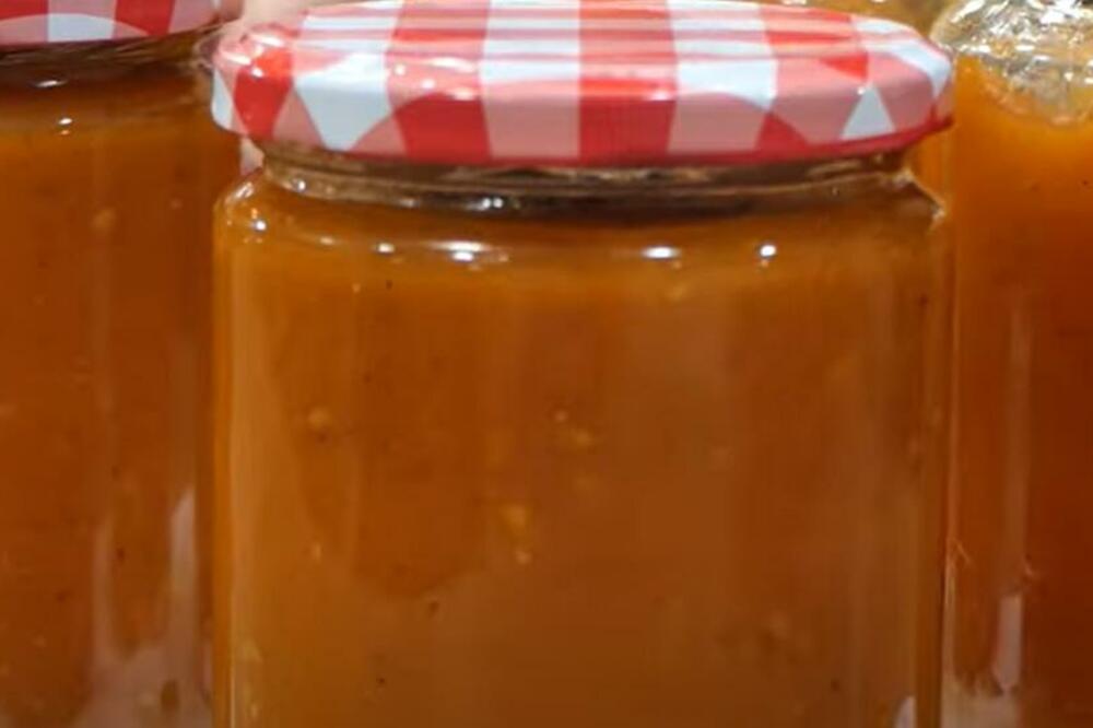 OVAKO RUSI SPREMAJU PARADAJZ SOS ZA ZIMNICU: Umesto paprika stavljaju OVO, srpske domaćice će ODLEPITI za RECEPTOM