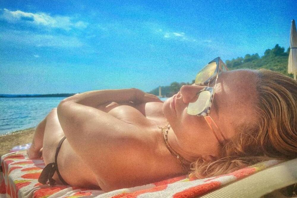 Srpska pevačica (50) je u braku sa deceniju i po mlađim muškarcem: A ovo što ćete upravo videti izuva iz cipela!