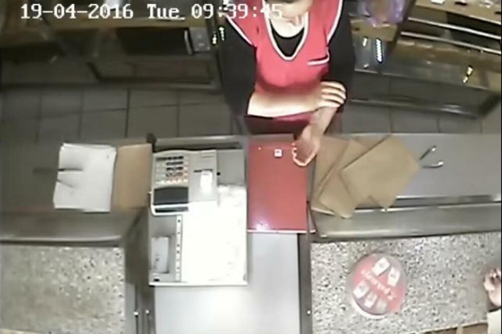 BOSANAC VRAĆAO SNIMKE SA KAMERE IZ SVOJE PEKARE PA VIDEO NEŠTO ŠOKANTNO: Ostao je bukvalno bez teksta (VIDEO)