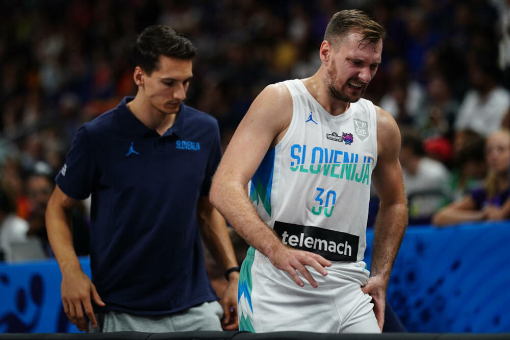 DRAGIĆ POLUDEO ZBOG SITUACIJE NA UTAKMICI PROTIV POLJSKE: Ovaj sudija je slep! (VIDEO)