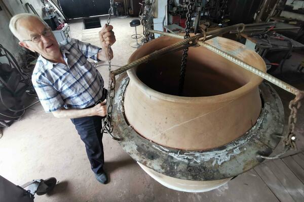 U MILUNOV LONAC STAJE SKORO 400 KILOGRAMA KUPUSA: Bez ovog izuma ne može da prođe NIJEDNO VESELJE (FOTO)