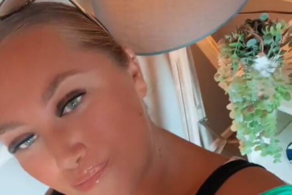 PRED POLAZAK U ŠKOLU OSETILA JE JAKE BOLOVE U LEĐIMA: Kada je pogledala ispod SUKNJE nije znala gde se NALAZI VIDEO