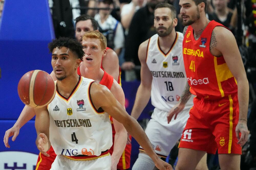 ŠPANIJA RASTUŽILA DVORANU U BERLINU! Evropski klasik u finalu! (FOTO)