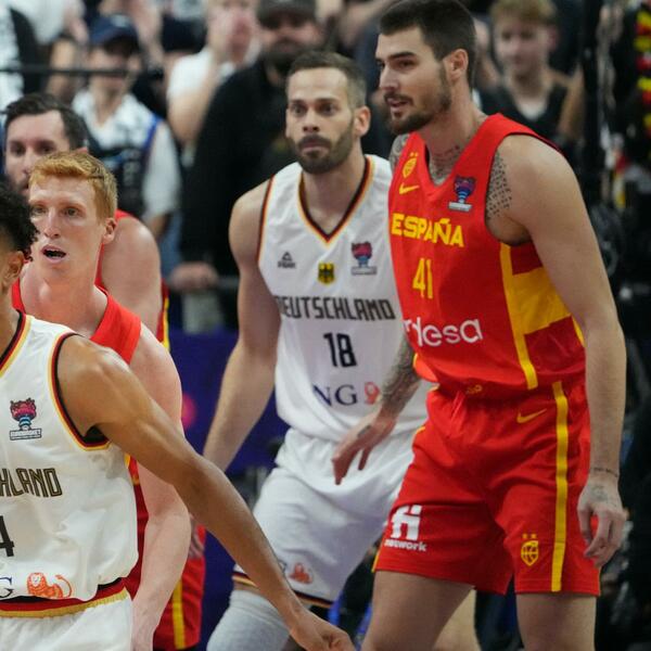 ŠPANIJA RASTUŽILA DVORANU U BERLINU! Evropski klasik u finalu! (FOTO)