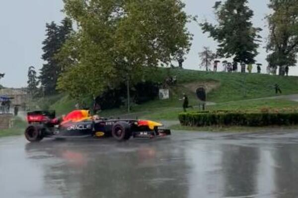 KIŠA NE MOŽE DA POKVARI SPEKTAKL! Sjajni kadrovi iz Beograda, Formula 1 na našim ulicama! (VIDEO)