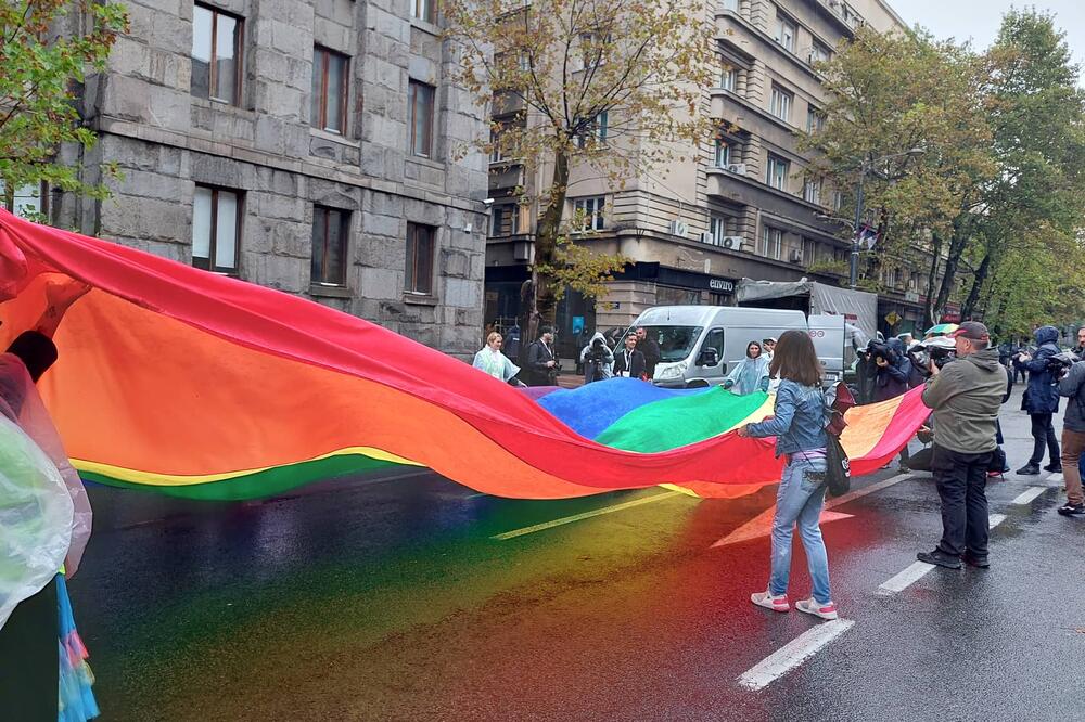 EVO ŠTA ZNAČE OVE BOJE NA LGBT ZASTAVI: Mnogi od vas NEMAJU POJMA, iznenadićete se