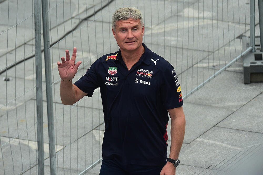 KULTARD VEĆ ZAVOLEO SRPSKU MUZIKU: Bivšeg vozača formule 1 posebno oduševio jedan instrument! (VIDEO)