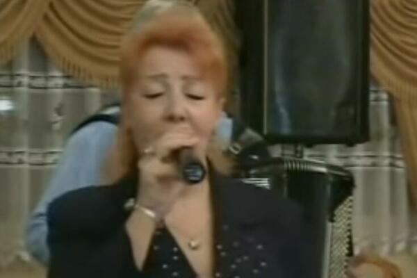 STAJALA RAME UZ RAME SA ŠABANOM, A ZBOG BATINA ZAVRŠILA U ŠOK SOBI: Sad je NIKAD ne bi prepoznali, ŠOK! (FOTO)