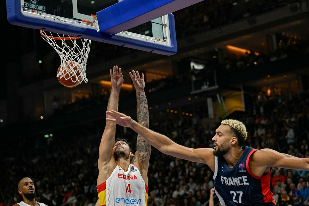 OTKUD ON?! Neverovatan izbor IDEALNE PETORKE Eurobasketa, a MVP?! (FOTO)