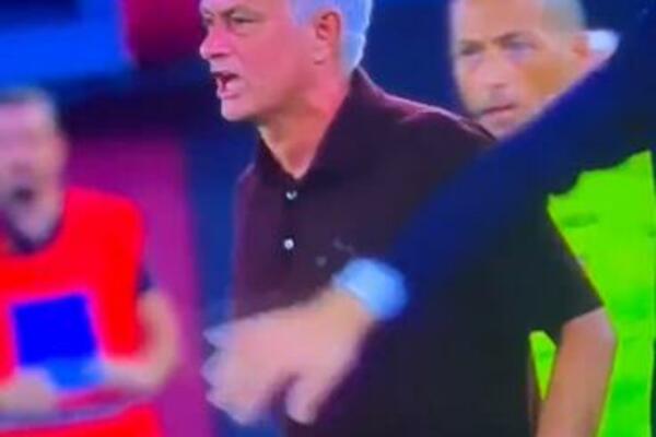 KAO NEKAD - MURINJO SKROZ IZGUBIO ŽIVCE: Sočno ispsovao sudiju pa hteo i da ga bije?! (VIDEO)