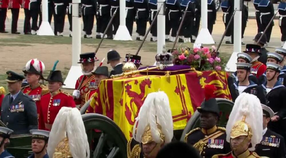 Kraljica Elizabeta, Kovčeg