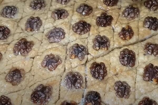 PRAVO SA KOSOVA U VAŠU KUHINJU: Recept za TATLIJU u koju se Kosovljani kunu (FOTO)