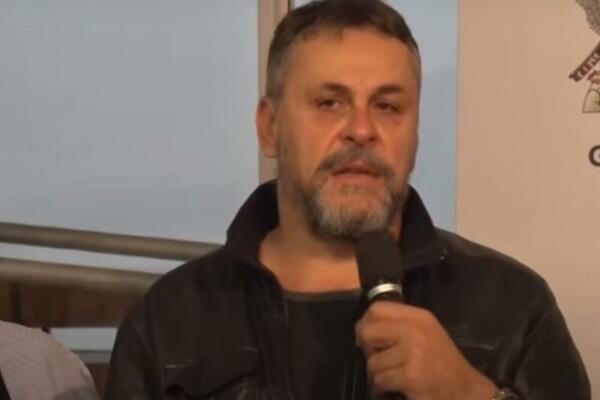 POZNATI GLUMAC JE U BRAKU SA ŽENOM KOJA JE MLAĐA OD NJEGA 20 GODINA: Krilo se GODINAMA, a sada je ISPLIVALO (FOTO)