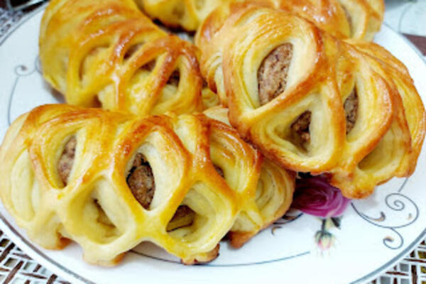 PENASTE I HRSKAVE, SVE U JEDNOM! Recept za KIFLICE kakve više ne prave ni u PEKARI (FOTO)