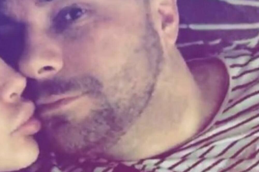 DEVOJKU UHAPŠENOG MENADŽERA SVI ZNAMO ODLIČNO! Prvo bio sa Anđelom Vešticom, a sada sa ovom PEVAČICOM!