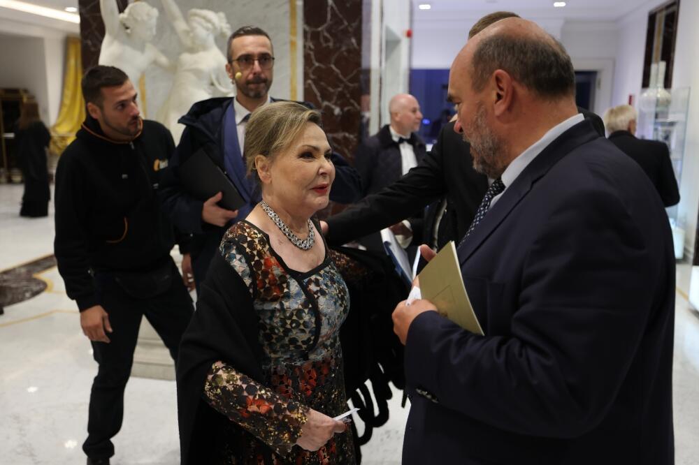 CEO BALKAN BRUJI O ŽENI FILIPA CEPTERA! Najbogatiji SRBIN je pola VEKA sa njom, a sada su otvorili LUKSUZNO ČUDO