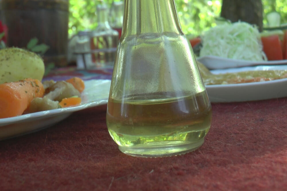 Jugosloveni su verovali da je ovo PIĆE narodni LEK za STOMAK i ŽELUDAC: Sastoji se od 12 lekovitih biljaka