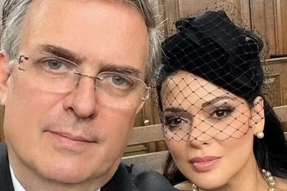 MINISTAR OKAČIO SELFI SA SUPRUGOM, PA SE TADA NAŠAO U CENTRU SKANDALA: Ljudi nisu mogli da VERUJU šta VIDE (FOTO)