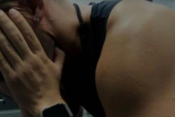 AMMARU MEŠIĆU POZLILO U TERETANI, DOBIO SRČANE SMETNJE! GLUMAC SE ODJEDNOM ODUZEO, POČEO DA SE TRESE! (FOTO)