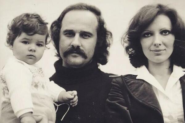 SMRT OCA PRODUBILA JE JAZ IMEĐU SESTARA! Svi ih odlično ZNATE, a PORODIČNI SKANDAL trese BALKAN ŽESTOKO!