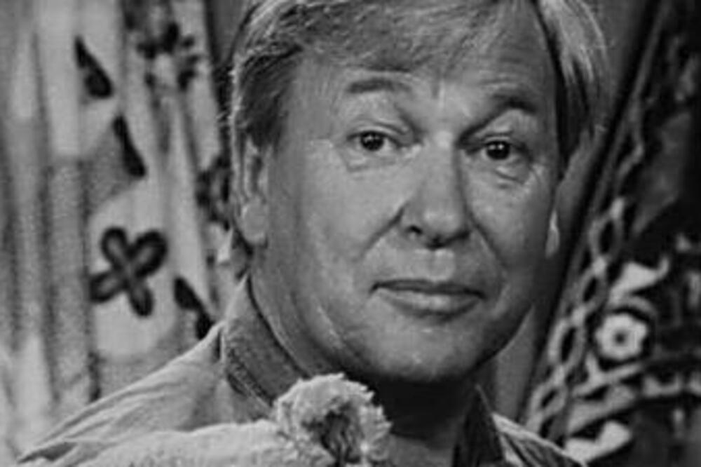 PREMINUO POZNATI VODITELJ SA TELEVIZIJE! Masovno se opraštaju od njega