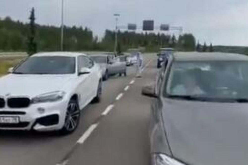 TOTALNI HAOS NA ROĐENDAN GOCE DELČEVA: Rastu tenzije između Bugara i Makedonaca, na GRANICI LUDNICA!