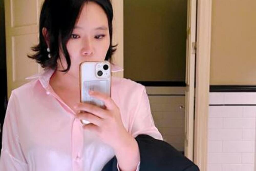 SKANDALČINA U ČELSIJU! Nagovarao koleginicu na intimne odnose, pa popio otkaz!