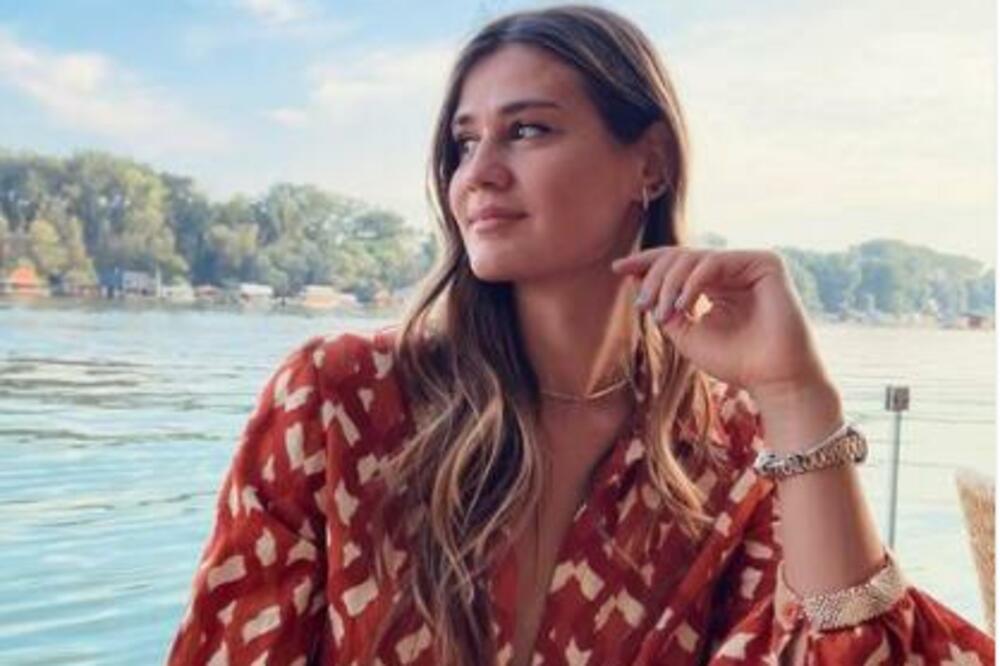 IMA TREMU PRED POČETAK TAKMIČENJA! Izgleda kao bomba, a kada raspali loptu rivalkama nije dobro! (FOTO)