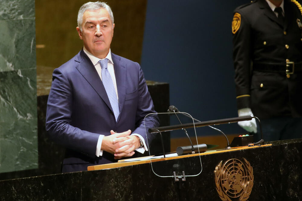 MILO POSLE 24 GODINE DEFINITIVNO IZGUBIO PODGORICU!