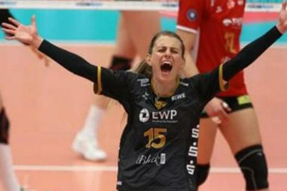 OVO SE ZOVE PRIVRŽENOST REPREZENTACIJI: Srpska odbojkašica prekinula medeni mesec kako bi igrala na prvenstvu!