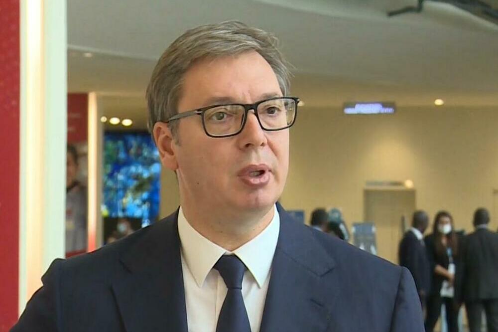 NEPOZNATI DRONOVI OSMATRALI VOJSKU SRBIJE: Vučić naredio da budu uništeni